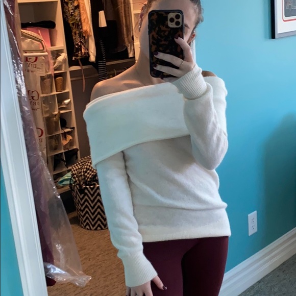 Club Monaco Sweaters - NWT Off the Shoulder Club Monaco Sweater
